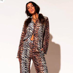 Long Sleeve Plissé Set in Go Get 'Em Tiger